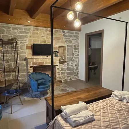 Lo Shangrila Bed & Breakfast Borrello